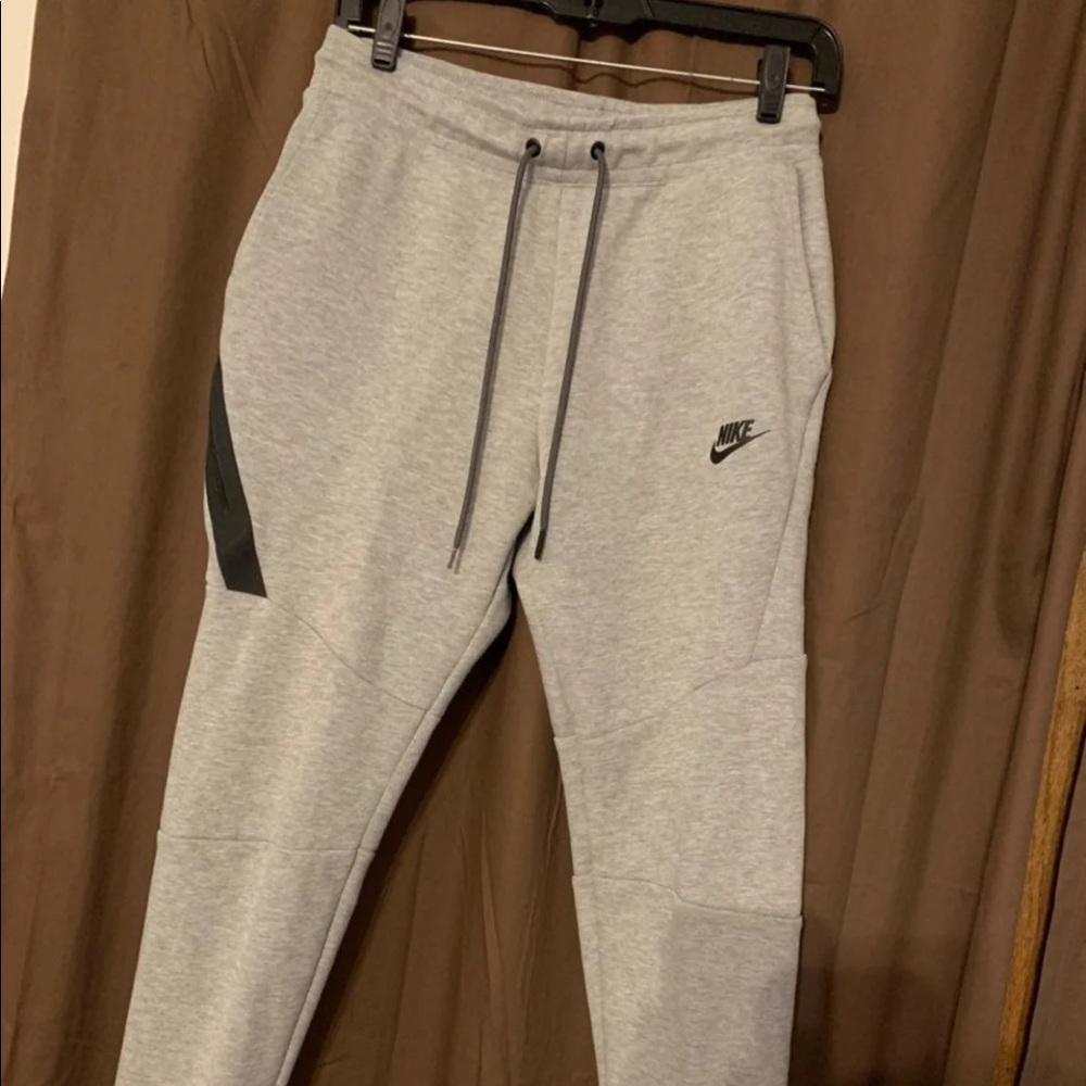 Nike tech fleece joggers